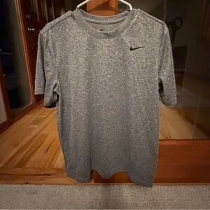 Grey Nike t-shirt, men size small. Perfect condition.